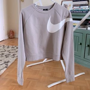 Nike Dri-Fit Swoosh Cropped Sweatshirt